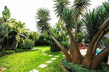 Guest house Secret Garden Guesthouse Bloubergstrand