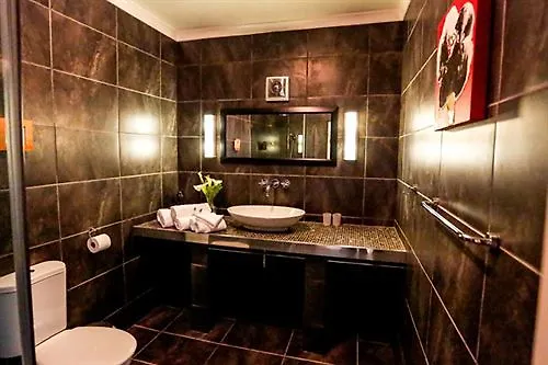 Secret Garden Guesthouse Bloubergstrand