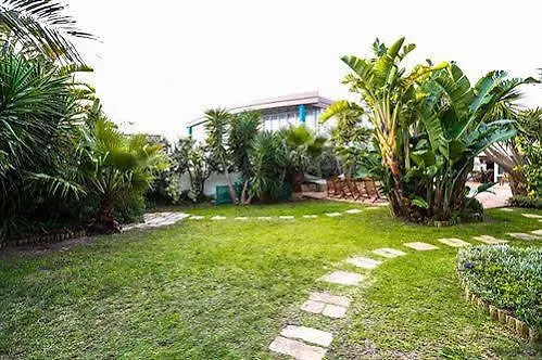 Secret Garden Guesthouse Bloubergstrand