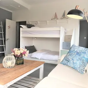5 Options **** Bloubergstrand