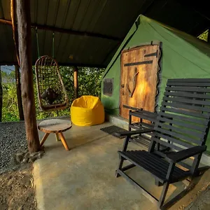 Bed & Breakfast Venture Camps